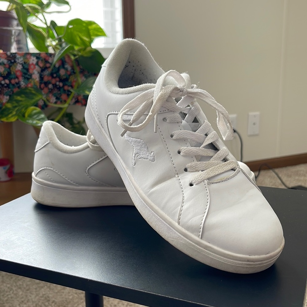 Mandi kangaROOS white